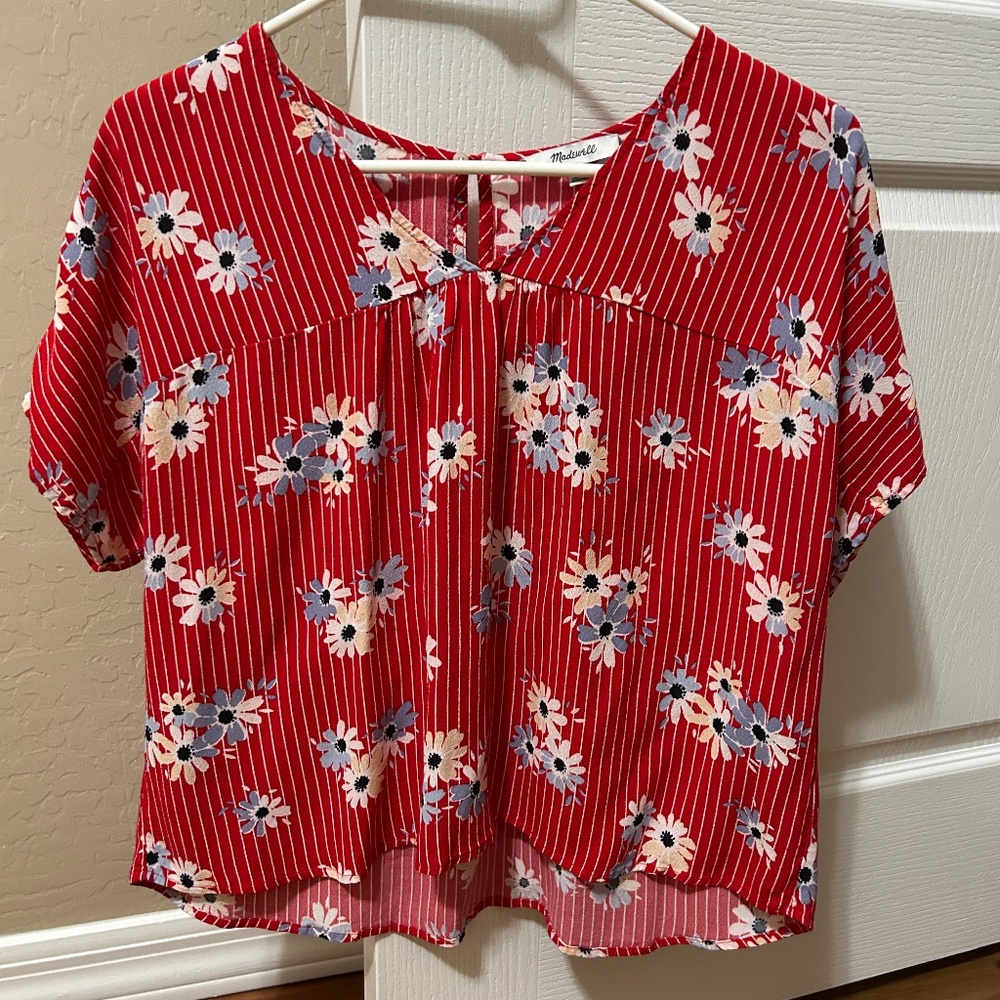 LIKE NEW! Women's Maxwell Red Floral 3/4 Top - XS - Picture 4 of 11